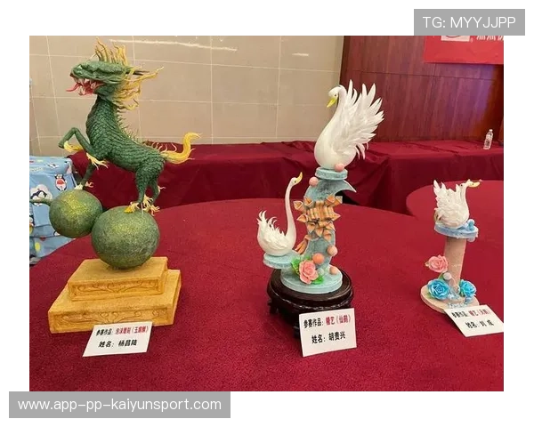 [战队名]基地大厨的一天：为了保证选手的营养均衡，大厨已经拿到了高级营养师证🥗